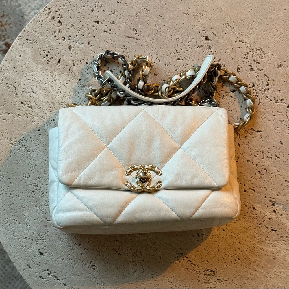 Chanel 19 white lambskin